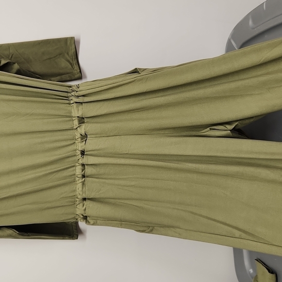Ces Femme Lt Olive Green Jumpsuit NWOT - Picture 4 of 5